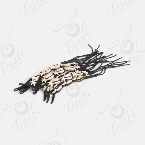 Pulsera estrella y concha tejida de hilo negro