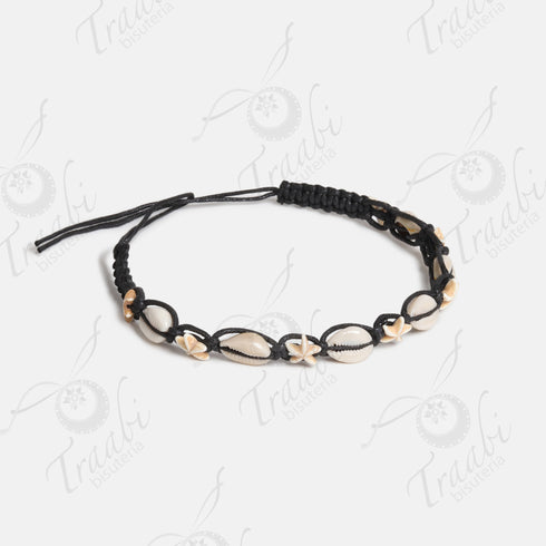 Gargantilla tejida de conchas y estrella