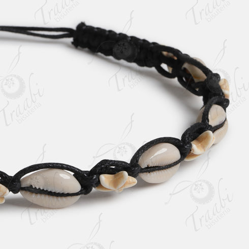 Gargantilla tejida de conchas y estrella